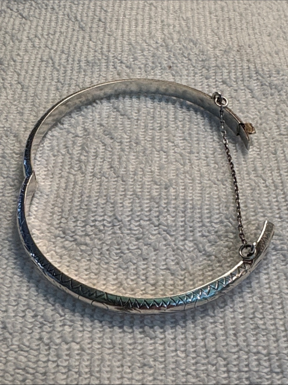 Vintage 925 Sterling Silver Etched Hinged Bracelet
